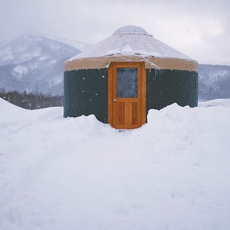 The Yurts At Margo'S Garden, Kiroro Akaigawa Exterior foto