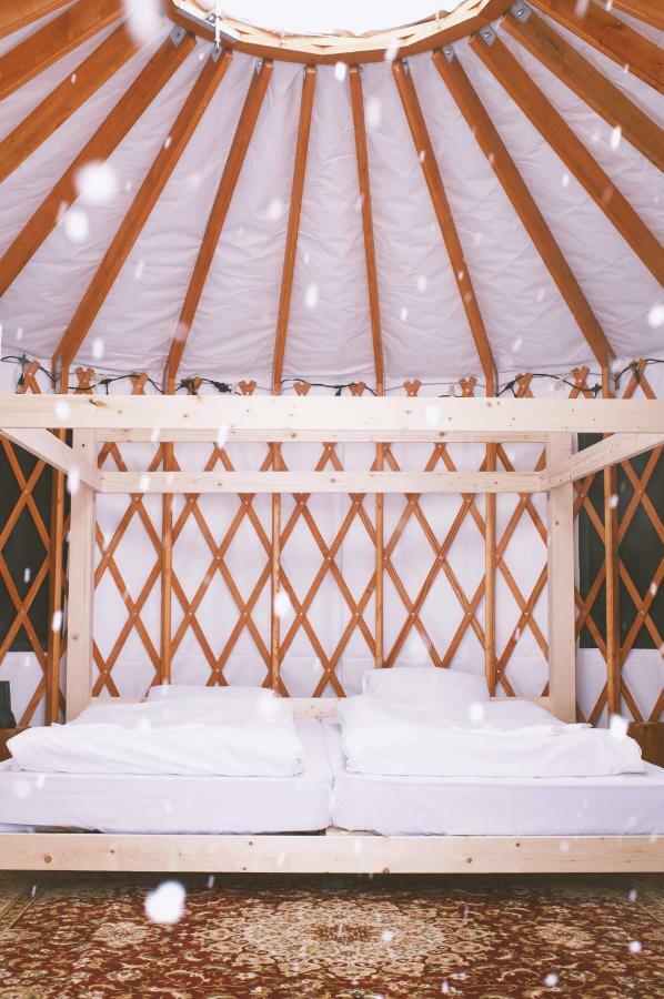 The Yurts At Margo'S Garden, Kiroro Akaigawa Exterior foto